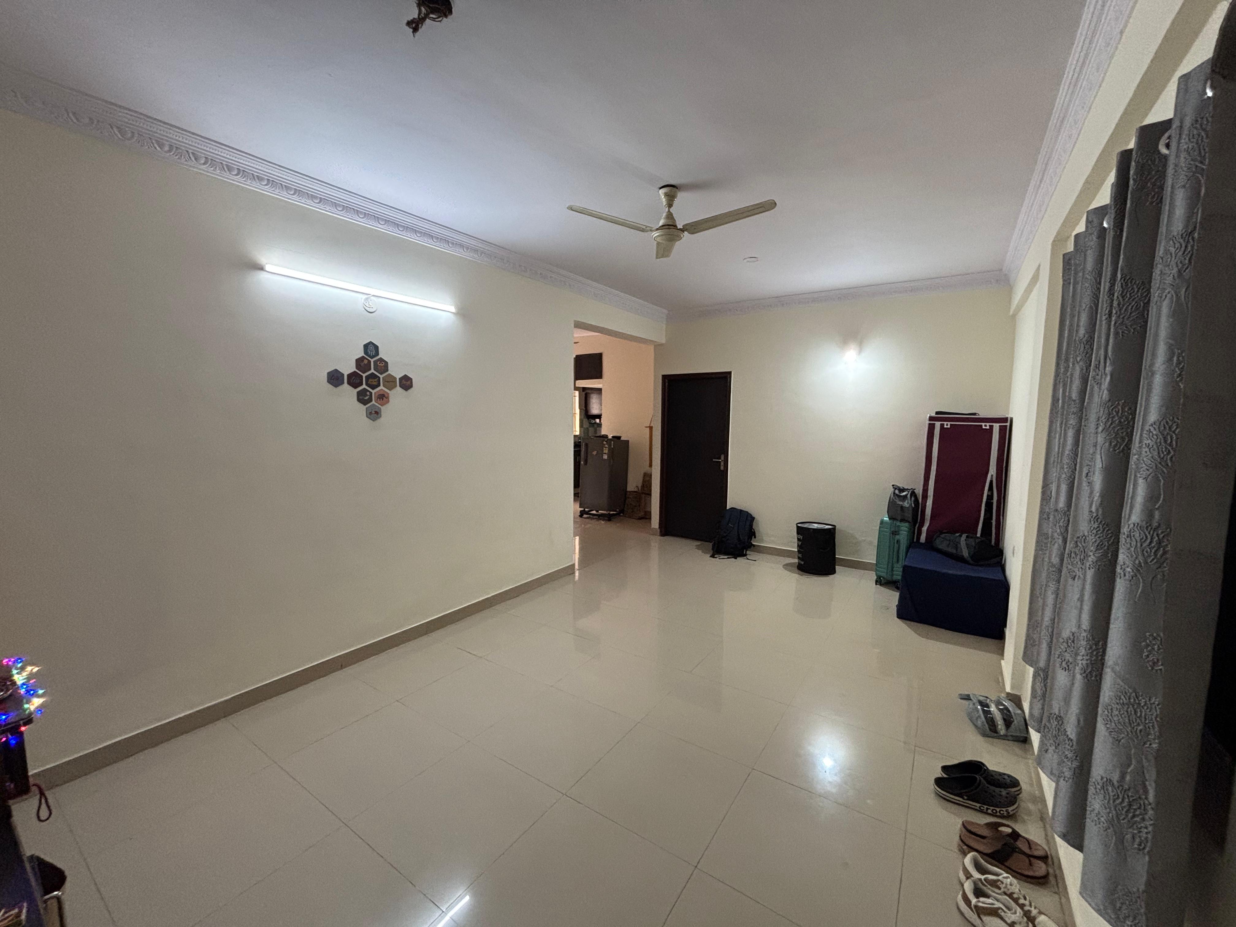 https://findmyroom-property-images-india.s3.ap-south-1.amazonaws.com/mjuvp-1737886546048-43087.jpeg