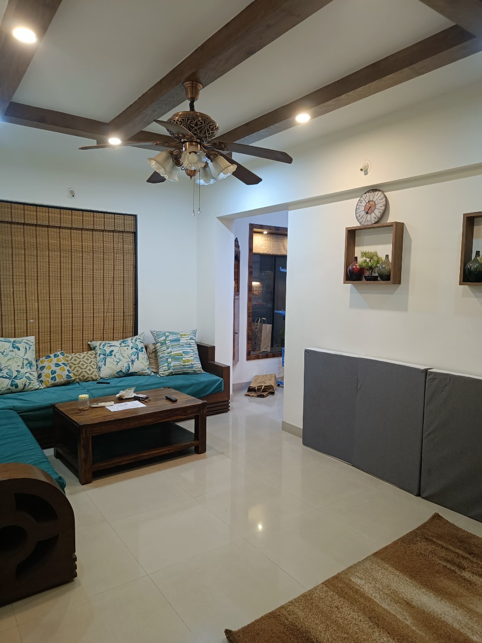 https://findmyroom-property-images-india.s3.ap-south-1.amazonaws.com/mmchw-1738131669884-56587.jpg