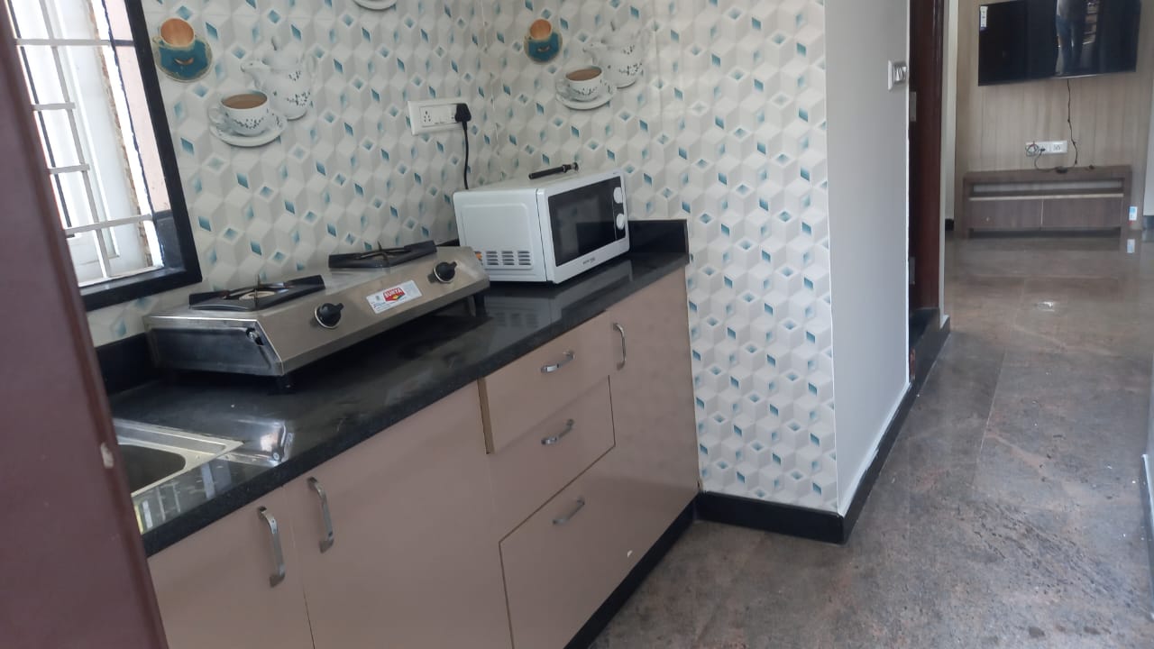 https://findmyroom-property-images-india.s3.ap-south-1.amazonaws.com/mmevi-1730649656254-67274.jpg