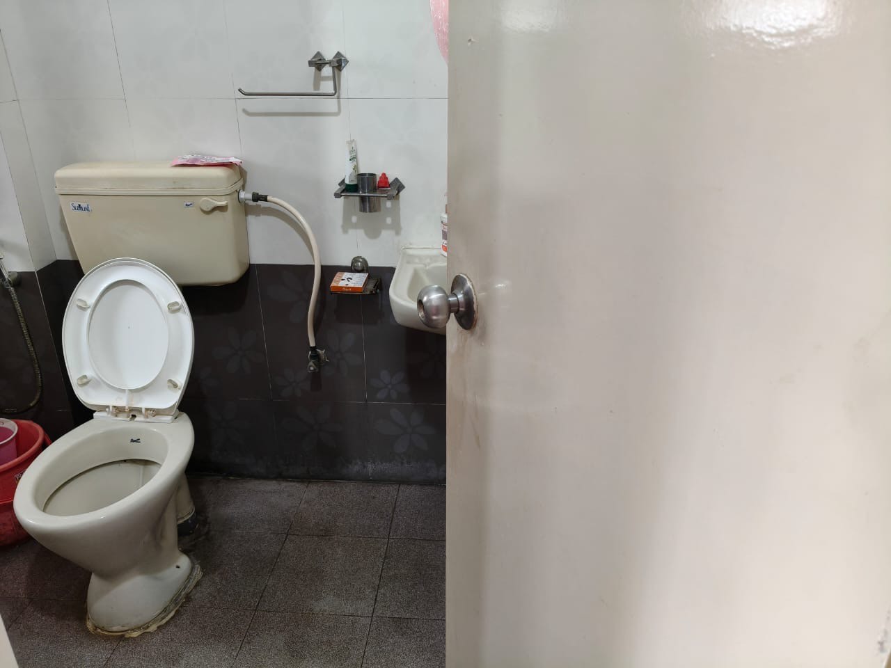 https://findmyroom-property-images-india.s3.ap-south-1.amazonaws.com/mpetf-1760002182160-85003
