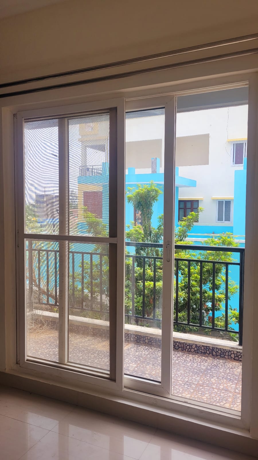 https://findmyroom-property-images-india.s3.ap-south-1.amazonaws.com/mqcda-1697537401027-18475.jpg