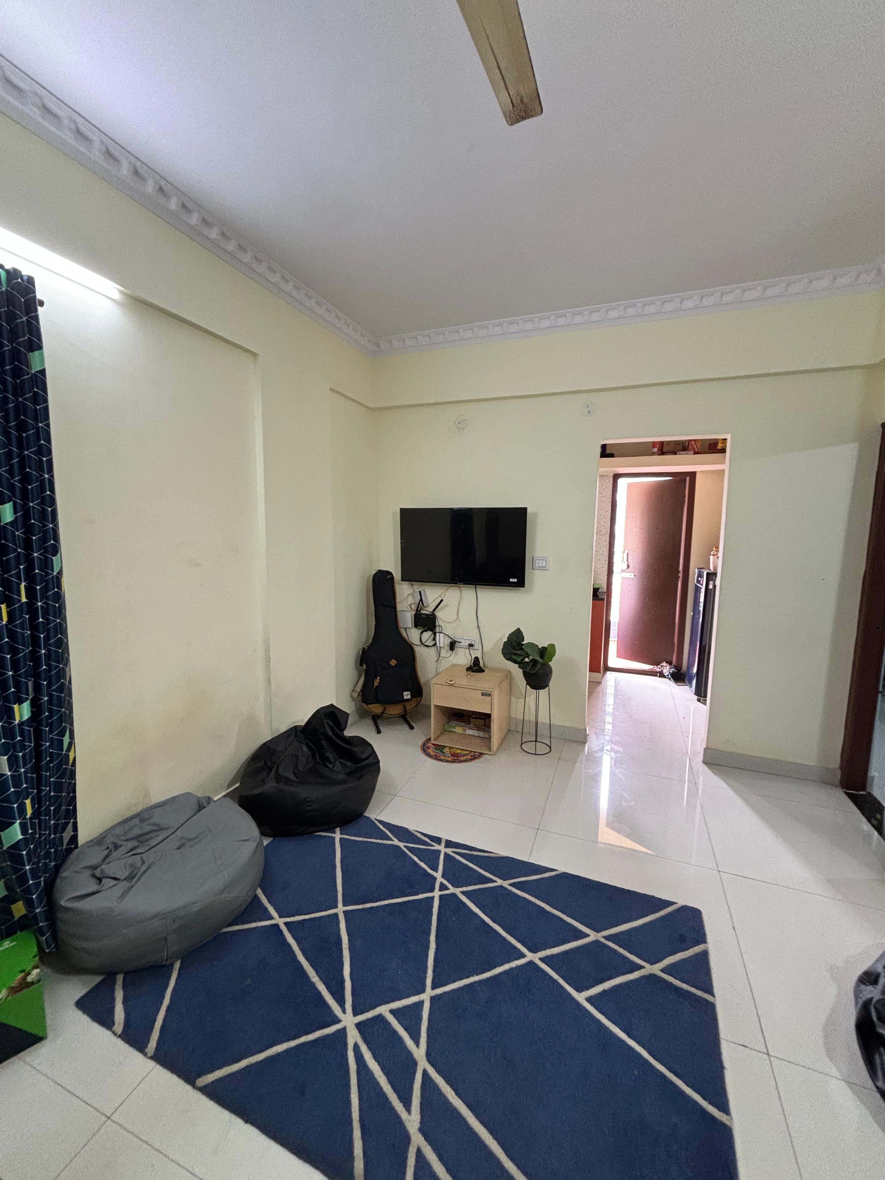 https://findmyroom-property-images-india.s3.ap-south-1.amazonaws.com/mqrtk-1704784655870-16558.jpeg