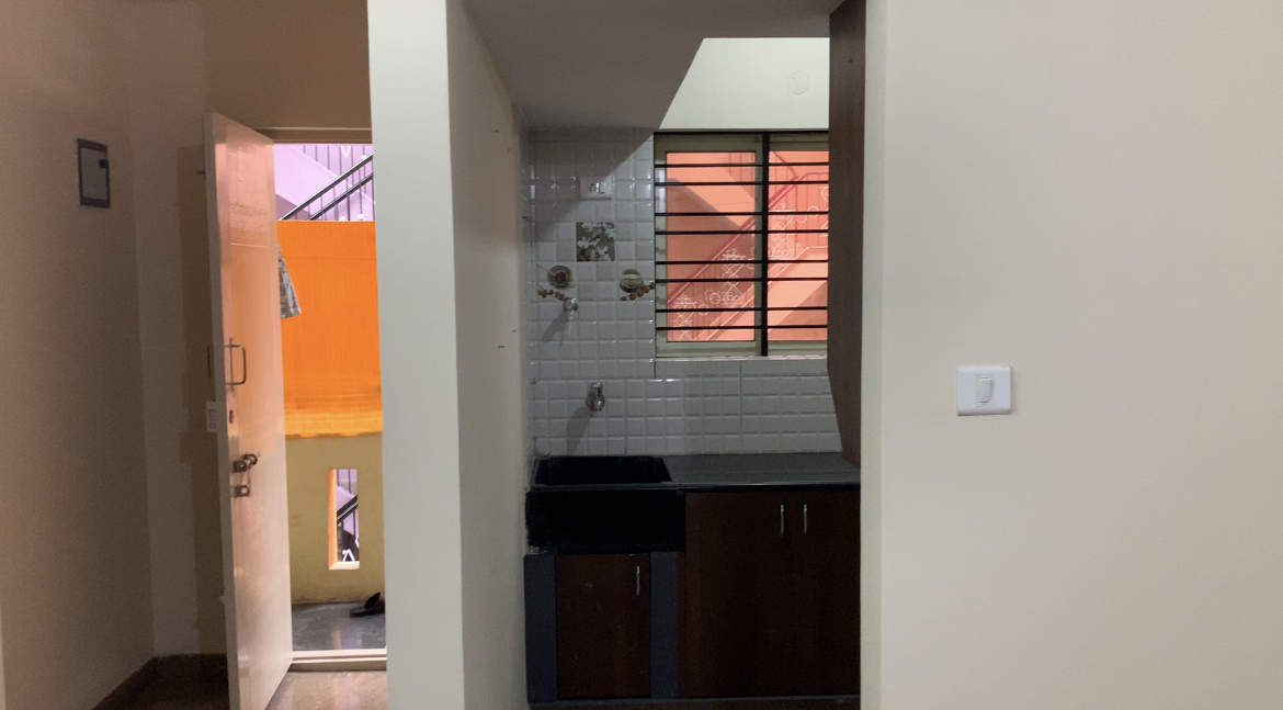 https://findmyroom-property-images-india.s3.ap-south-1.amazonaws.com/mtjgh-1665759888238-07878.jpeg