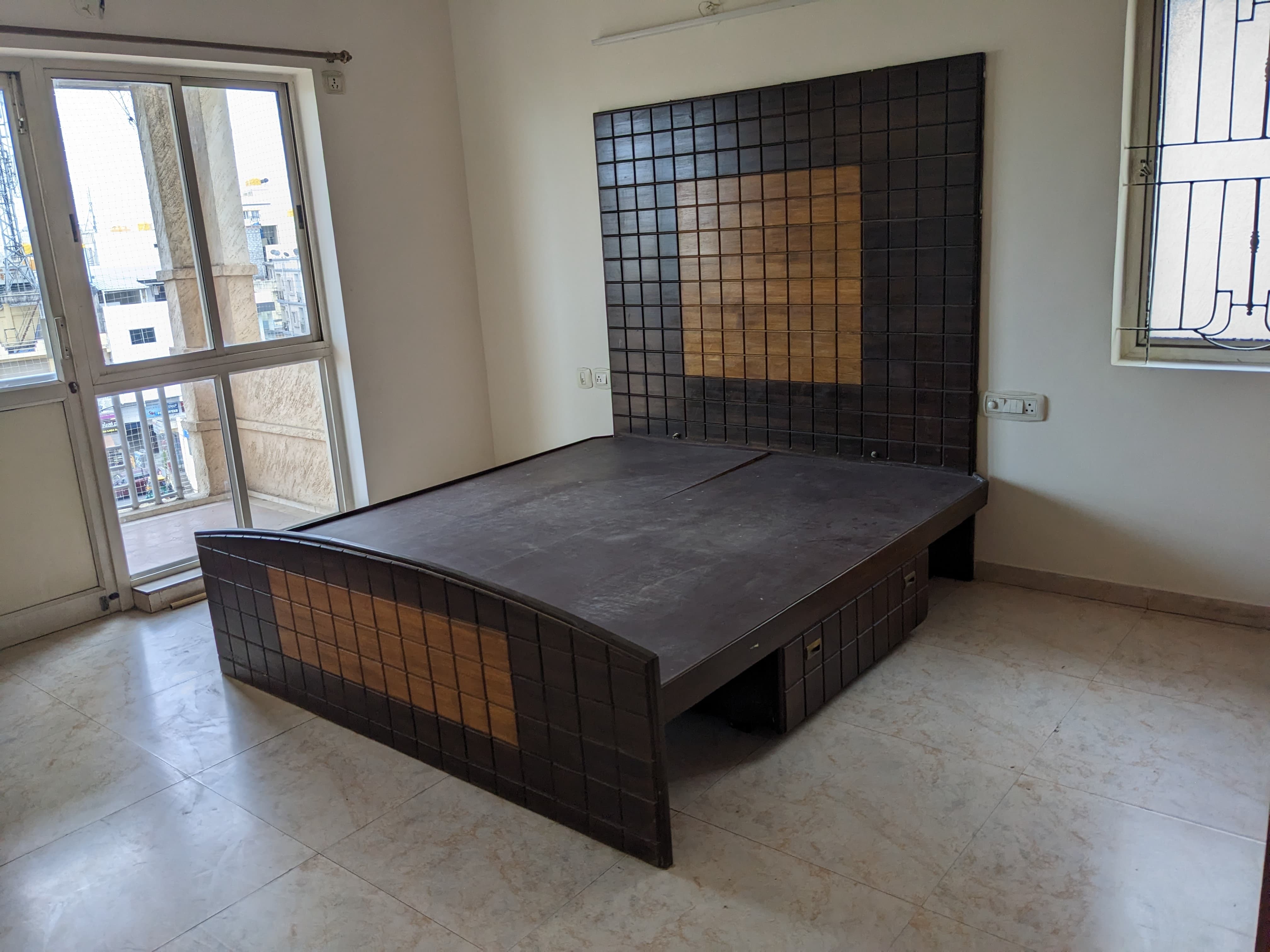 https://findmyroom-property-images-india.s3.ap-south-1.amazonaws.com/mvdgu-1740132758495-88652.jpg