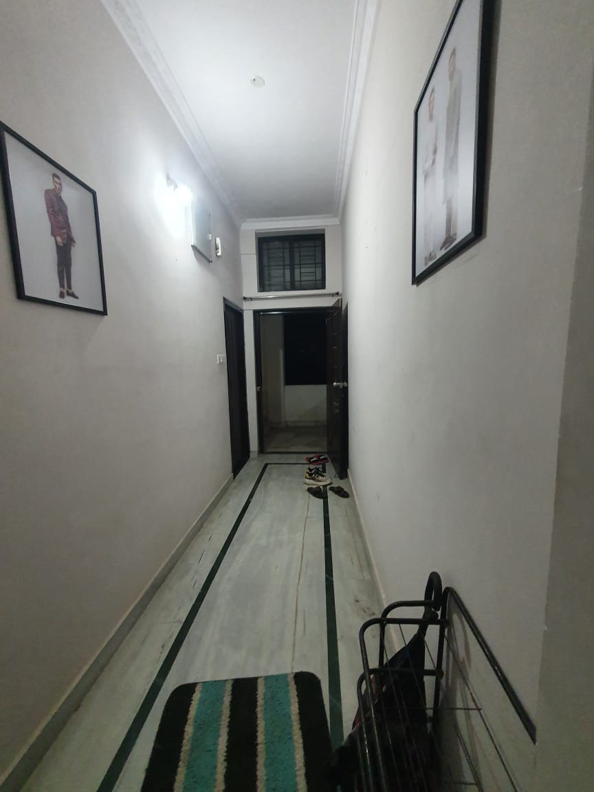 https://findmyroom-property-images-india.s3.ap-south-1.amazonaws.com/mwpeq-1715510510865-57141.jpeg