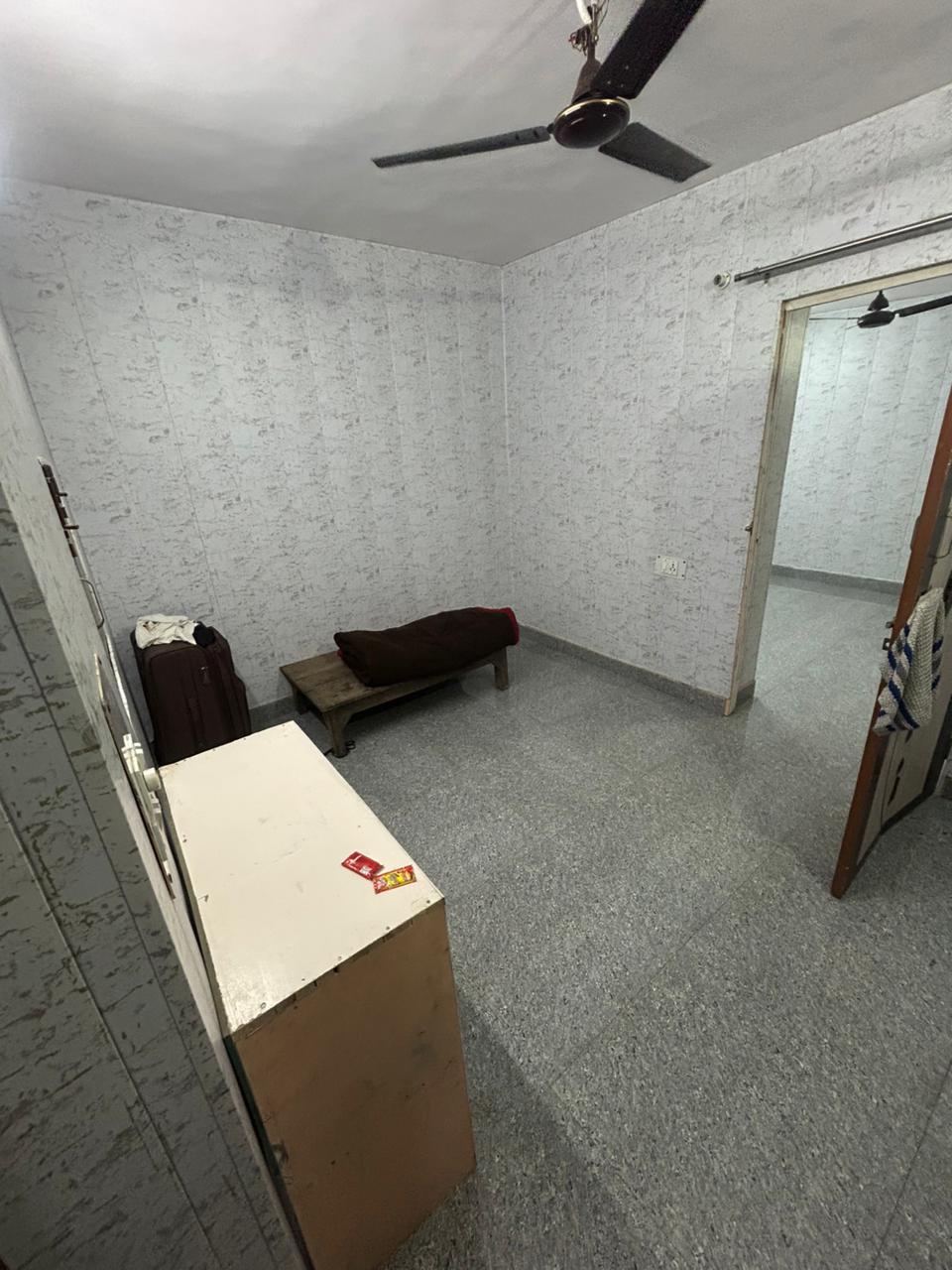 https://findmyroom-property-images-india.s3.ap-south-1.amazonaws.com/mxzem-1759342752096-24723.jpeg