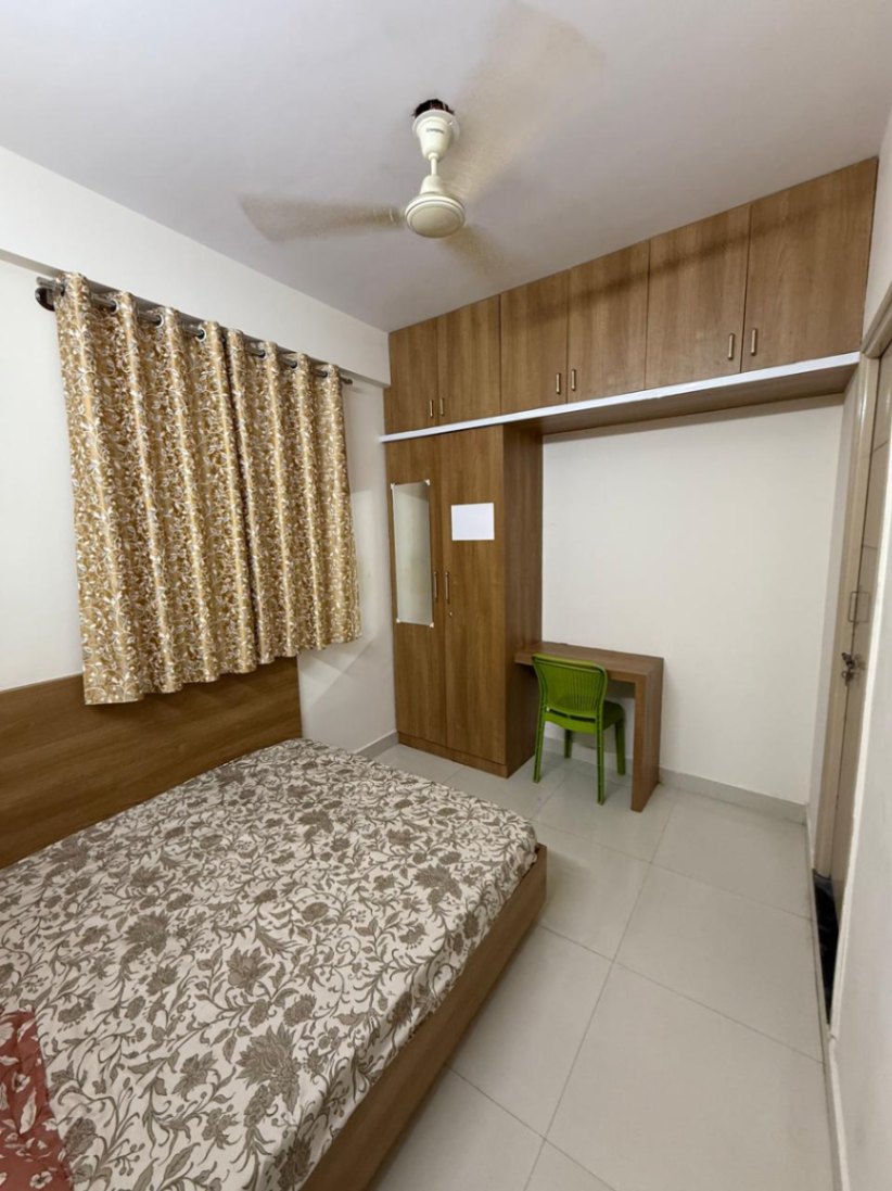 https://findmyroom-property-images-india.s3.ap-south-1.amazonaws.com/mzqff-1765649741075-65626