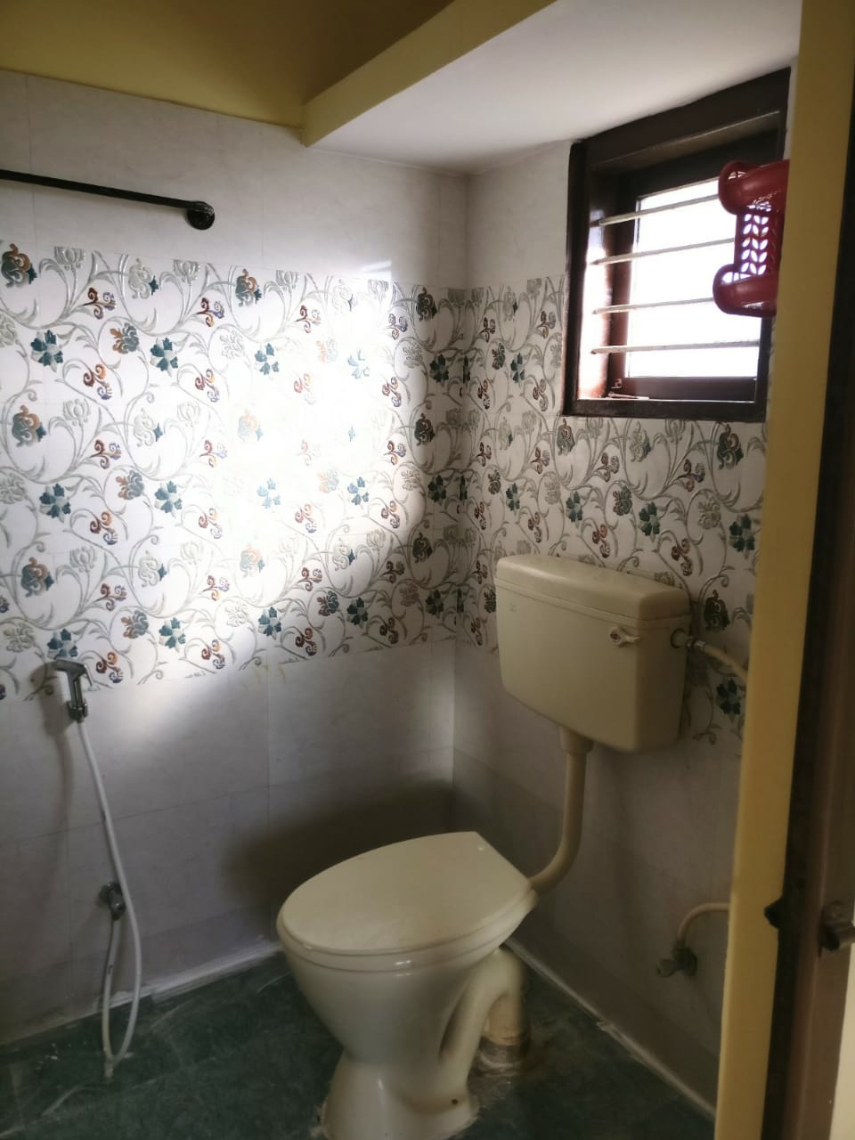 https://findmyroom-property-images-india.s3.ap-south-1.amazonaws.com/nbqml-1703513126031-16822.jpg