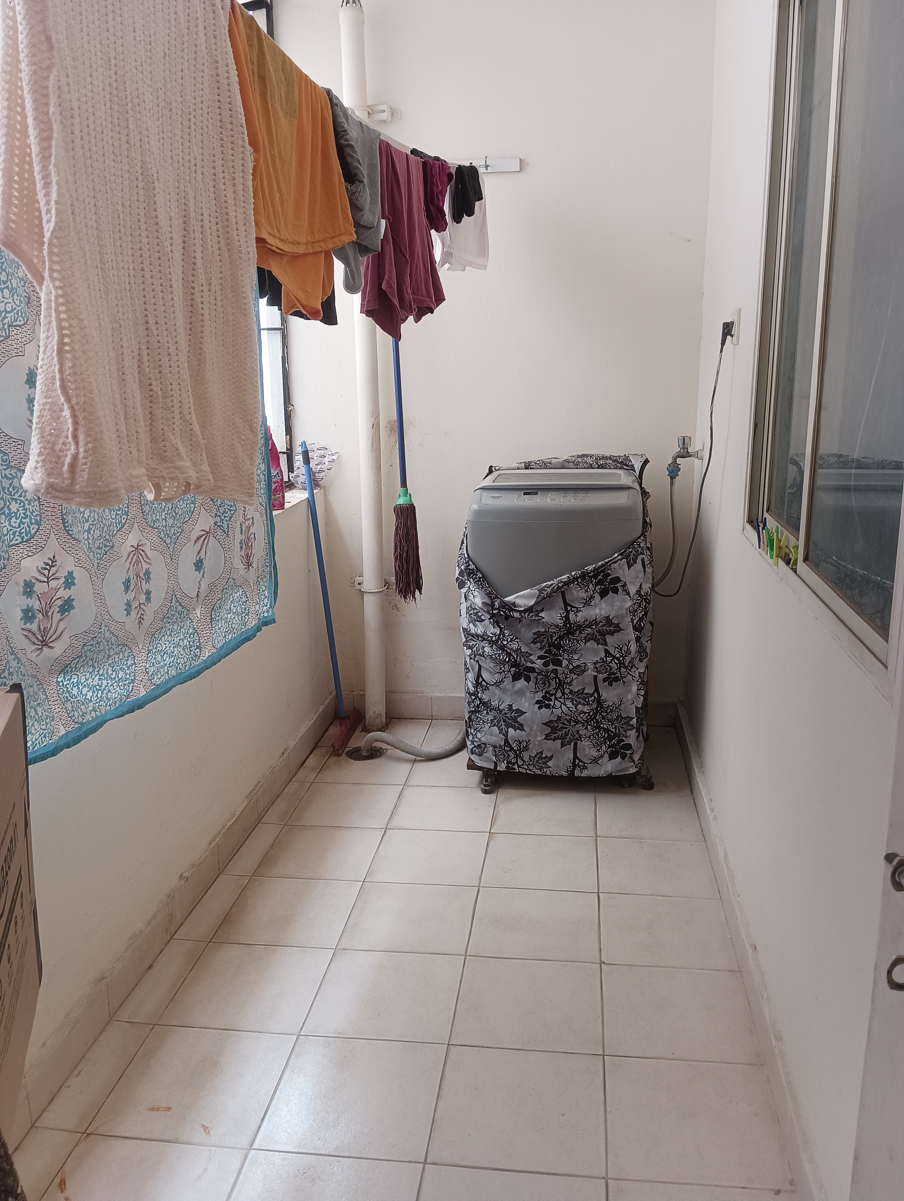 https://findmyroom-property-images-india.s3.ap-south-1.amazonaws.com/nowwr-1704554262666-03470.jpg