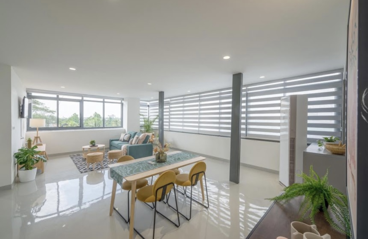https://findmyroom-property-images-india.s3.ap-south-1.amazonaws.com/nsxro-1759677512856-44156.jpeg