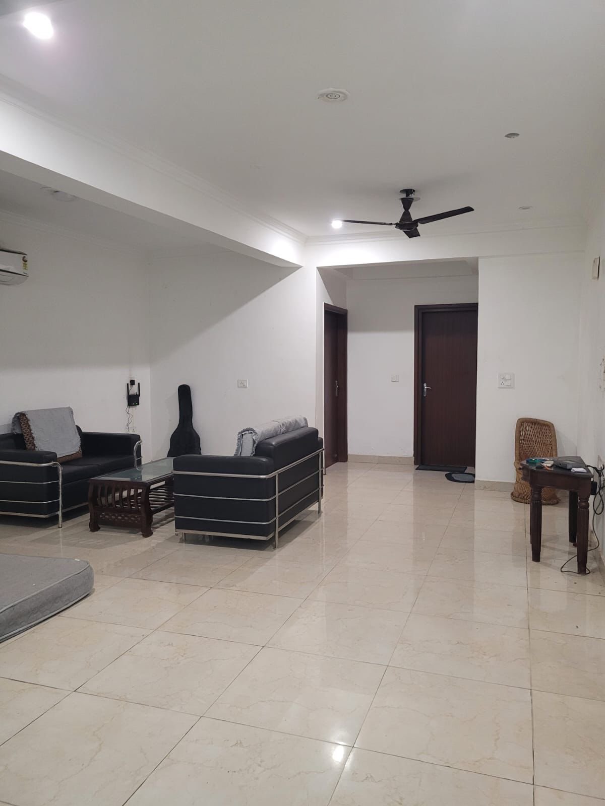 https://findmyroom-property-images-india.s3.ap-south-1.amazonaws.com/nulkw-1763621137110-77124