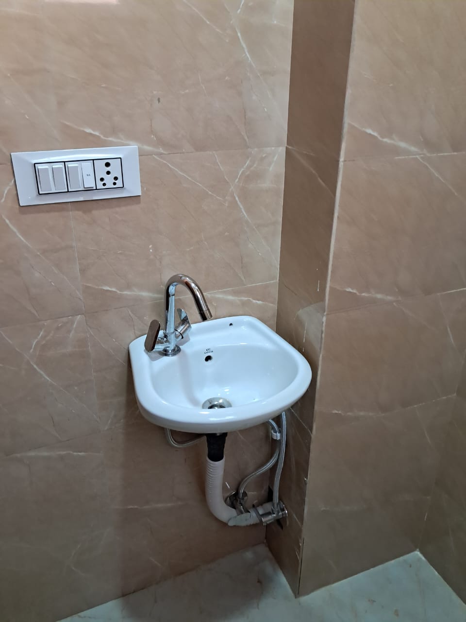 https://findmyroom-property-images-india.s3.ap-south-1.amazonaws.com/nvifs-1760529256748-50546.jpeg