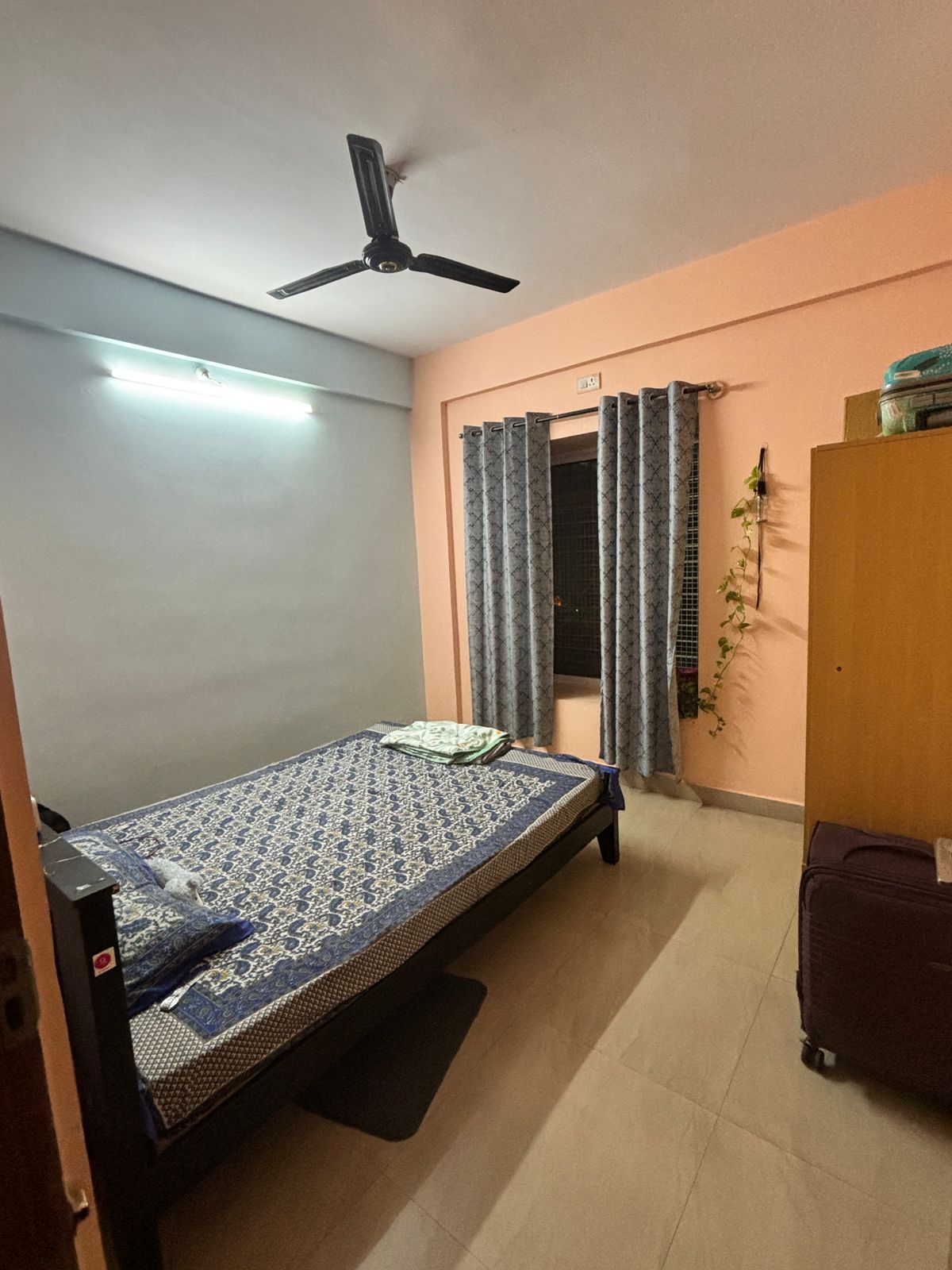 https://findmyroom-property-images-india.s3.ap-south-1.amazonaws.com/nwkgv-1718816310700-64550.jpeg