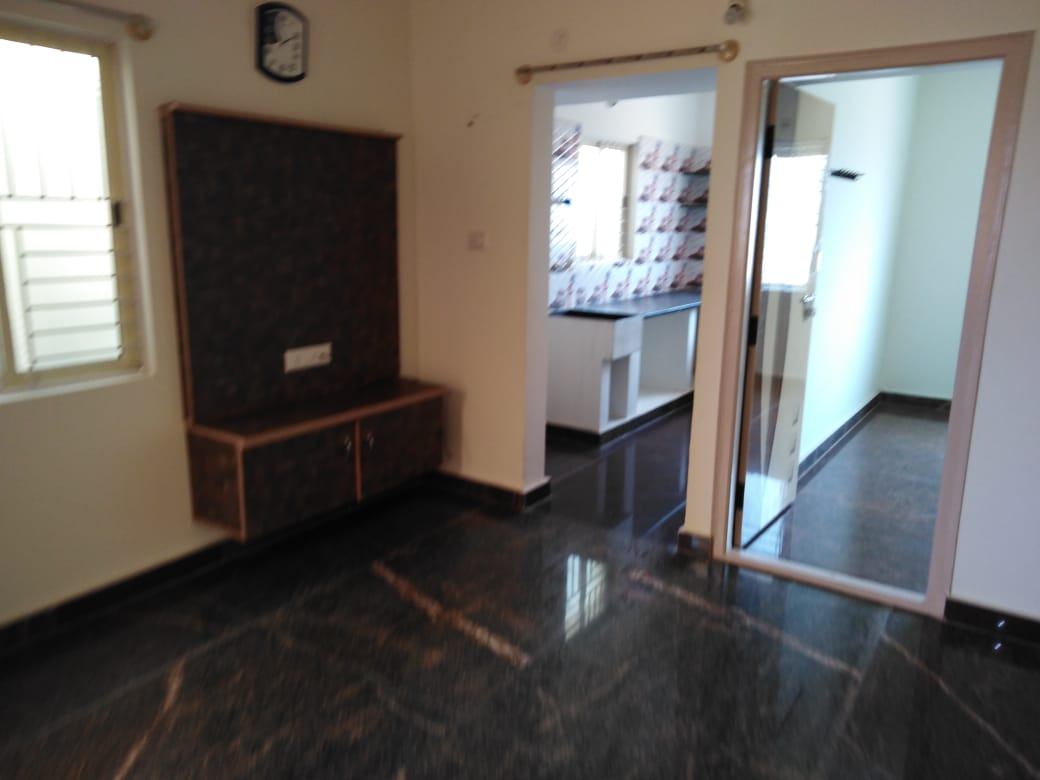 https://findmyroom-property-images-india.s3.ap-south-1.amazonaws.com/oazjs-1760023875044-70538