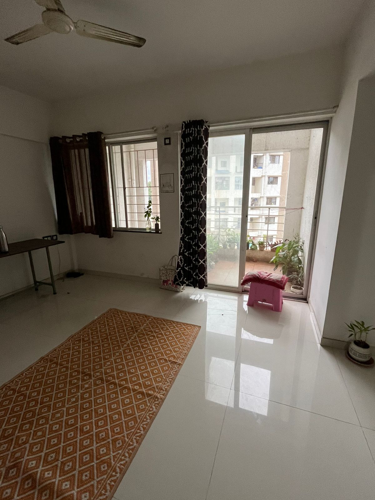 https://findmyroom-property-images-india.s3.ap-south-1.amazonaws.com/oazxi-1738499305014-61652.jpg
