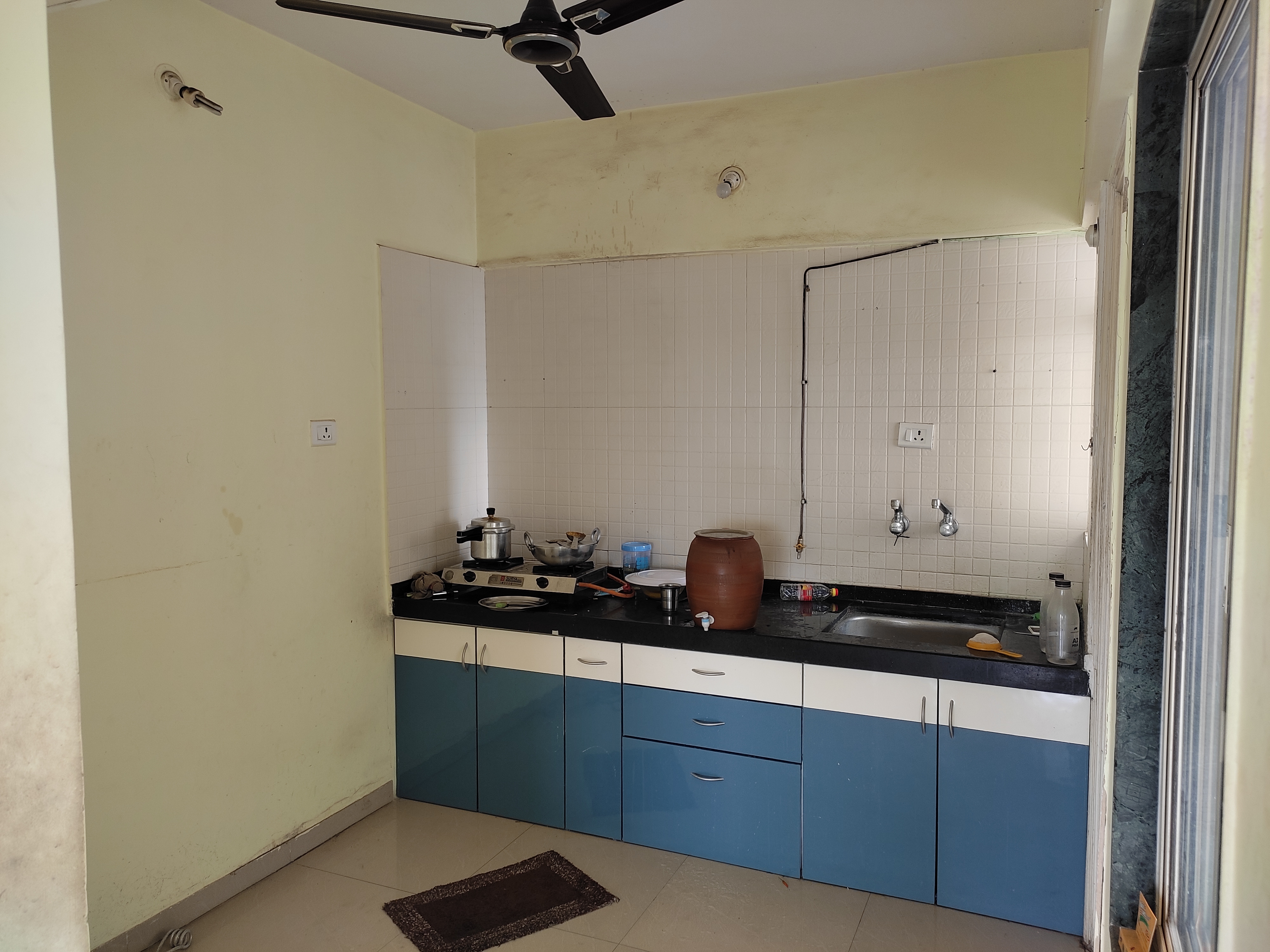 https://findmyroom-property-images-india.s3.ap-south-1.amazonaws.com/obonl-1685776333018-32280.jpg
