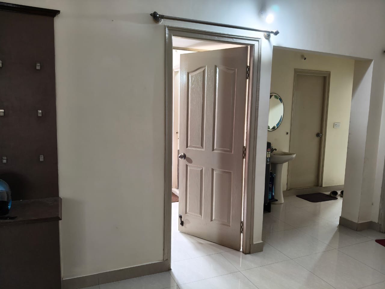 https://findmyroom-property-images-india.s3.ap-south-1.amazonaws.com/ocgvk-1760002182154-33661