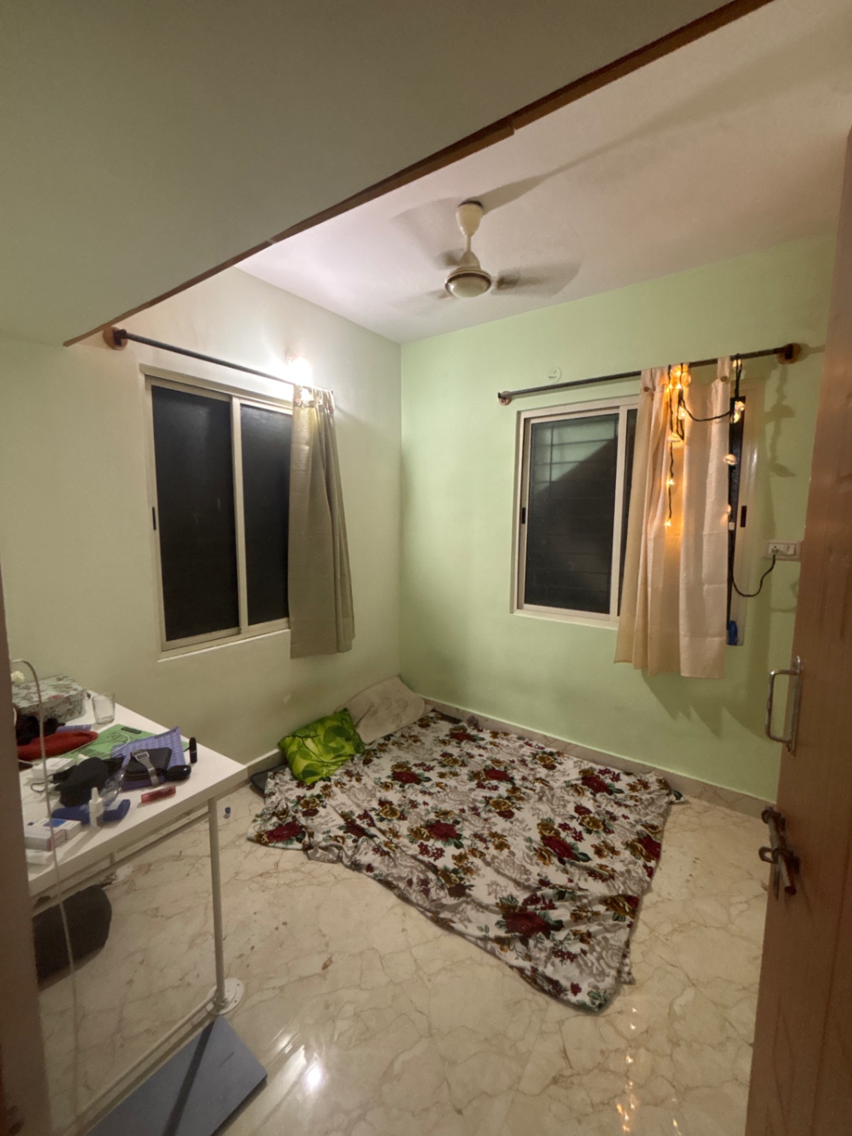 https://findmyroom-property-images-india.s3.ap-south-1.amazonaws.com/oelml-1760475816320-44075