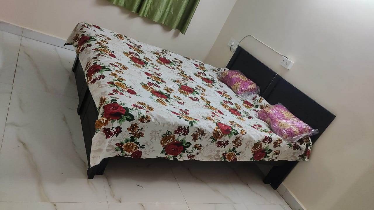 https://findmyroom-property-images-india.s3.ap-south-1.amazonaws.com/ofqwb-1737364386227-73338.jpg