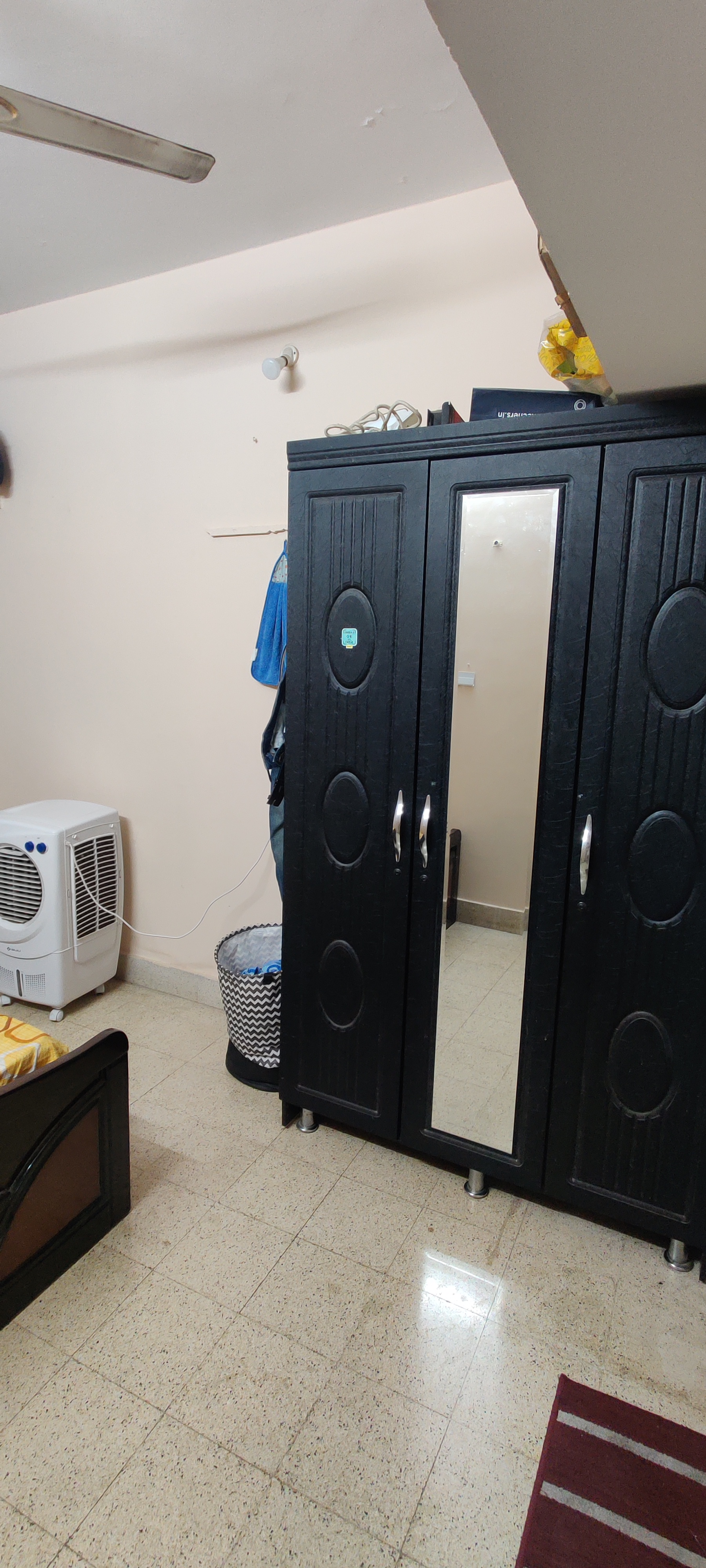 https://findmyroom-property-images-india.s3.ap-south-1.amazonaws.com/ofrrc-1683468358928-01357.jpg
