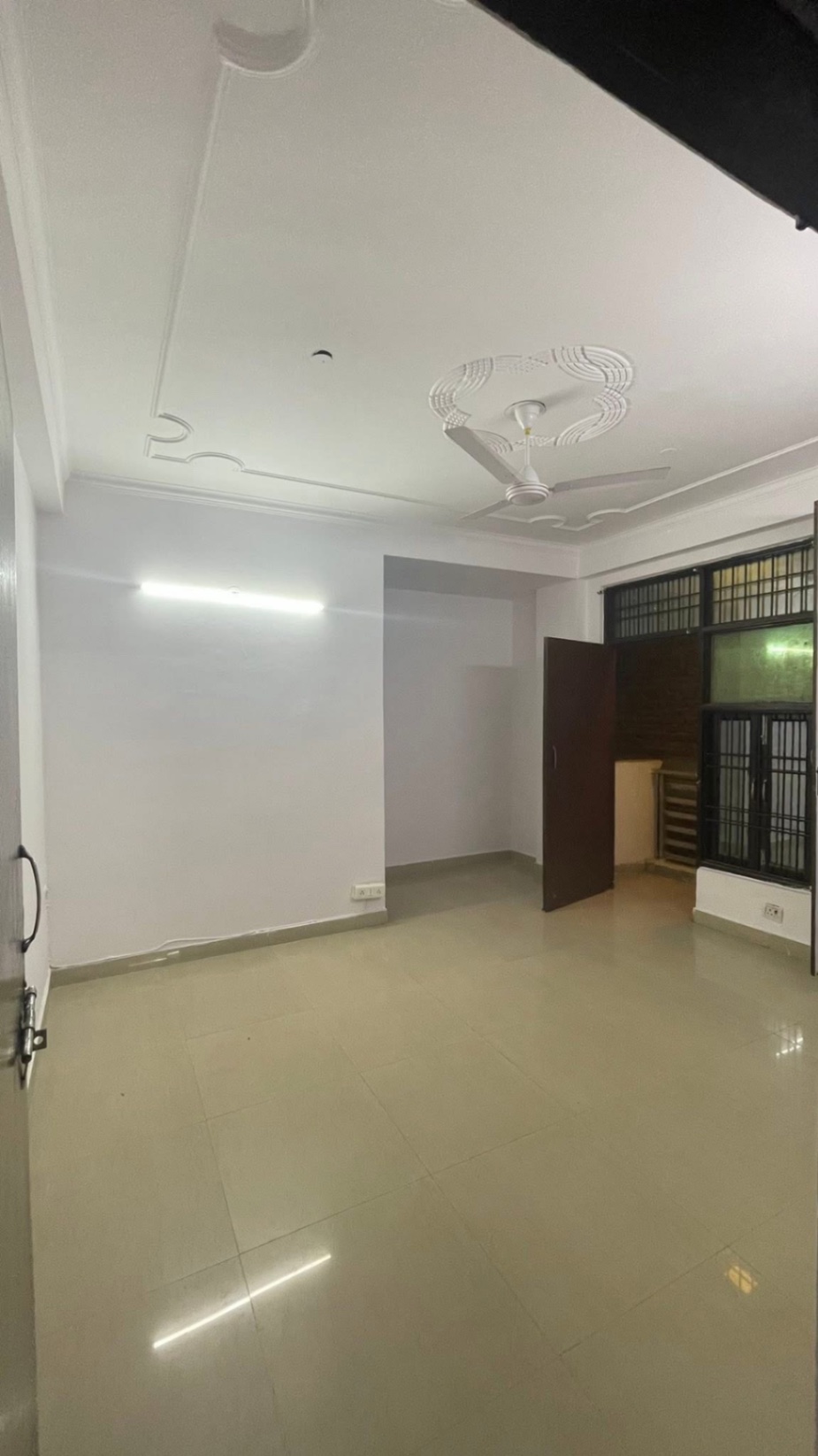 https://findmyroom-property-images-india.s3.ap-south-1.amazonaws.com/ogjiy-1760359537734-30728