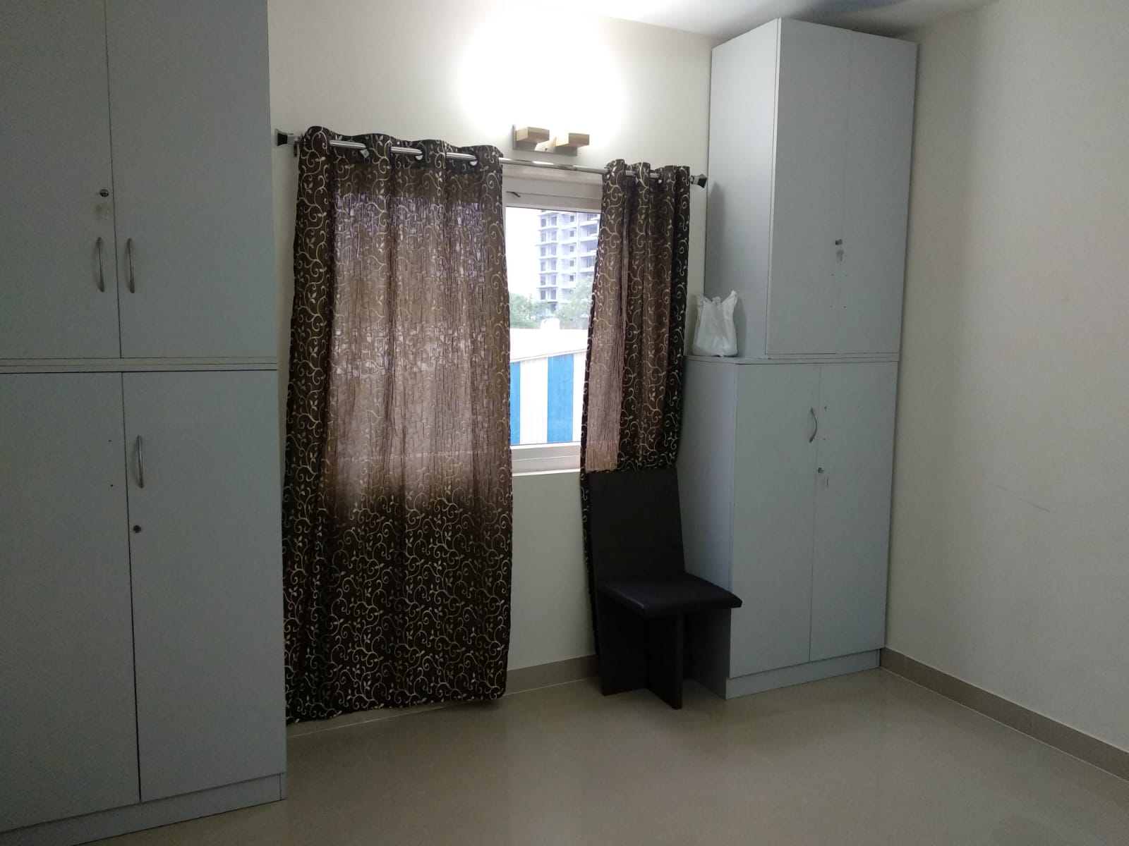https://findmyroom-property-images-india.s3.ap-south-1.amazonaws.com/ohhar-1759480062924-72136.jpg