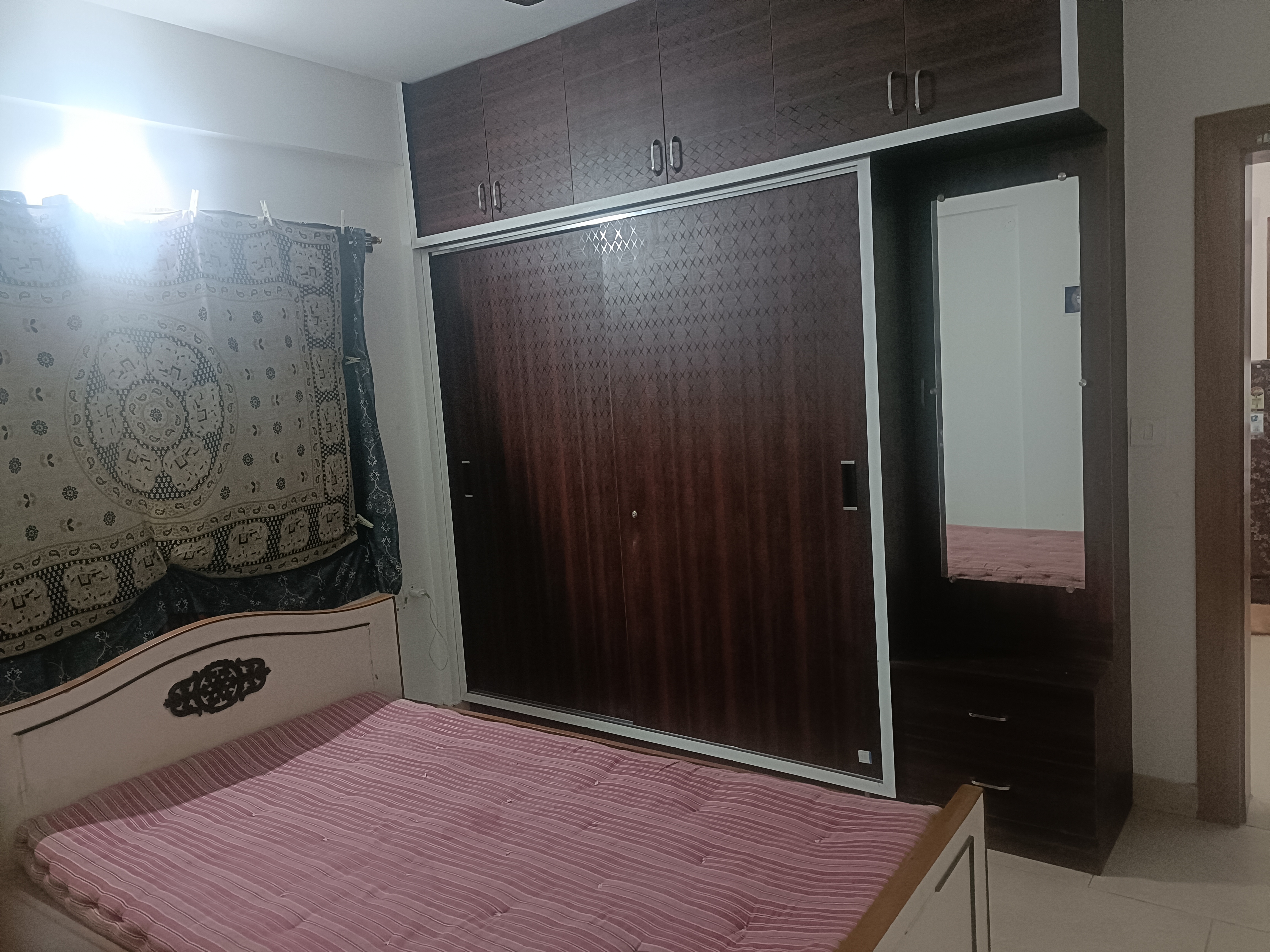 https://findmyroom-property-images-india.s3.ap-south-1.amazonaws.com/oiknj-1724347614394-47682.jpg