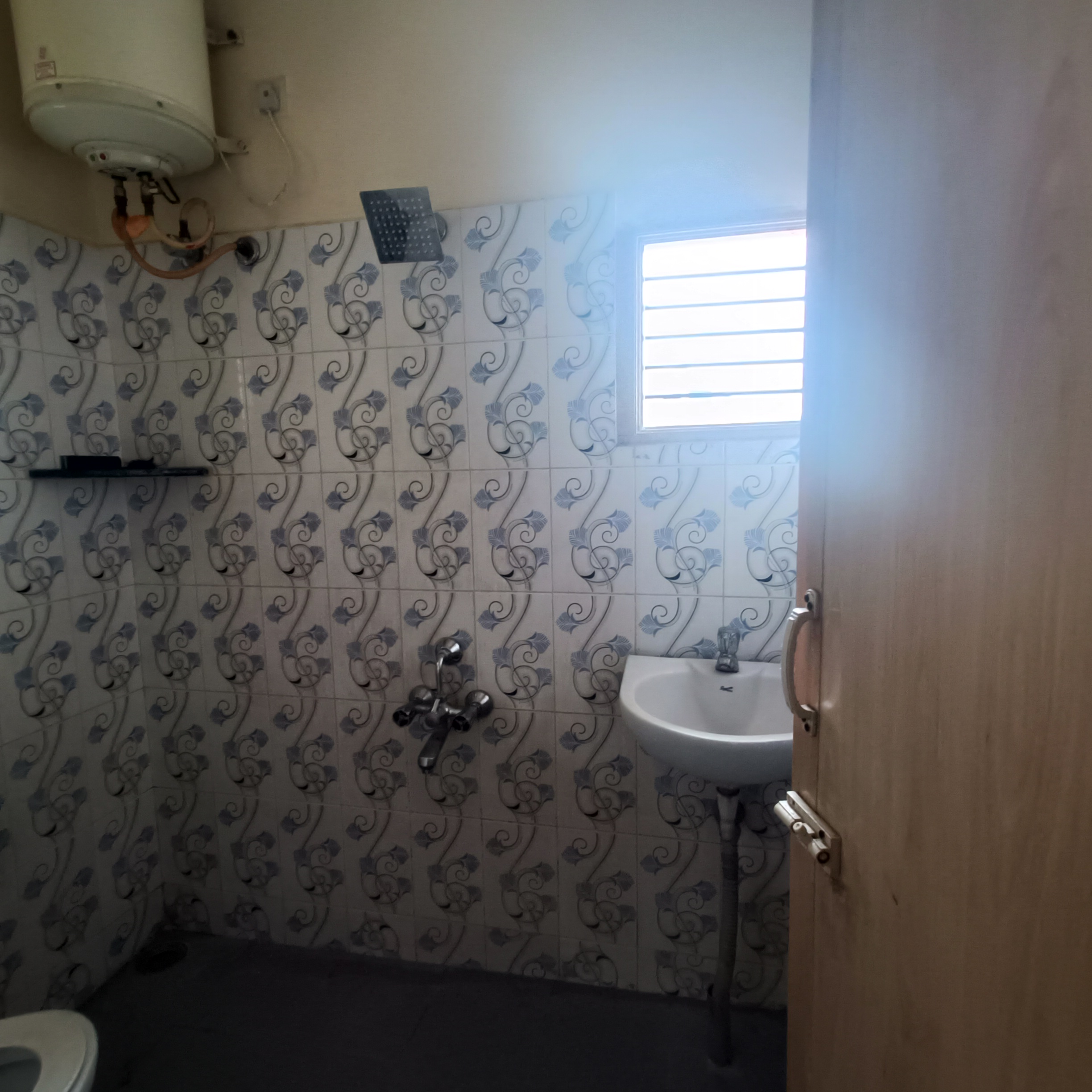 https://findmyroom-property-images-india.s3.ap-south-1.amazonaws.com/ojeaz-1693407476662-22101.jpg