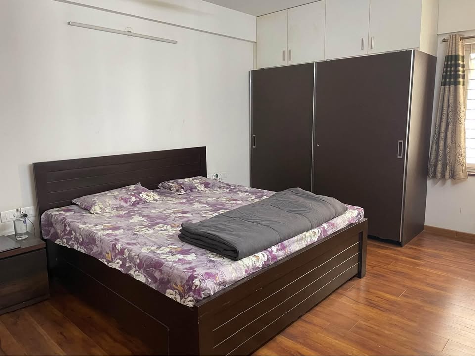 https://findmyroom-property-images-india.s3.ap-south-1.amazonaws.com/ojgxp-1740682617427-25218.jpg