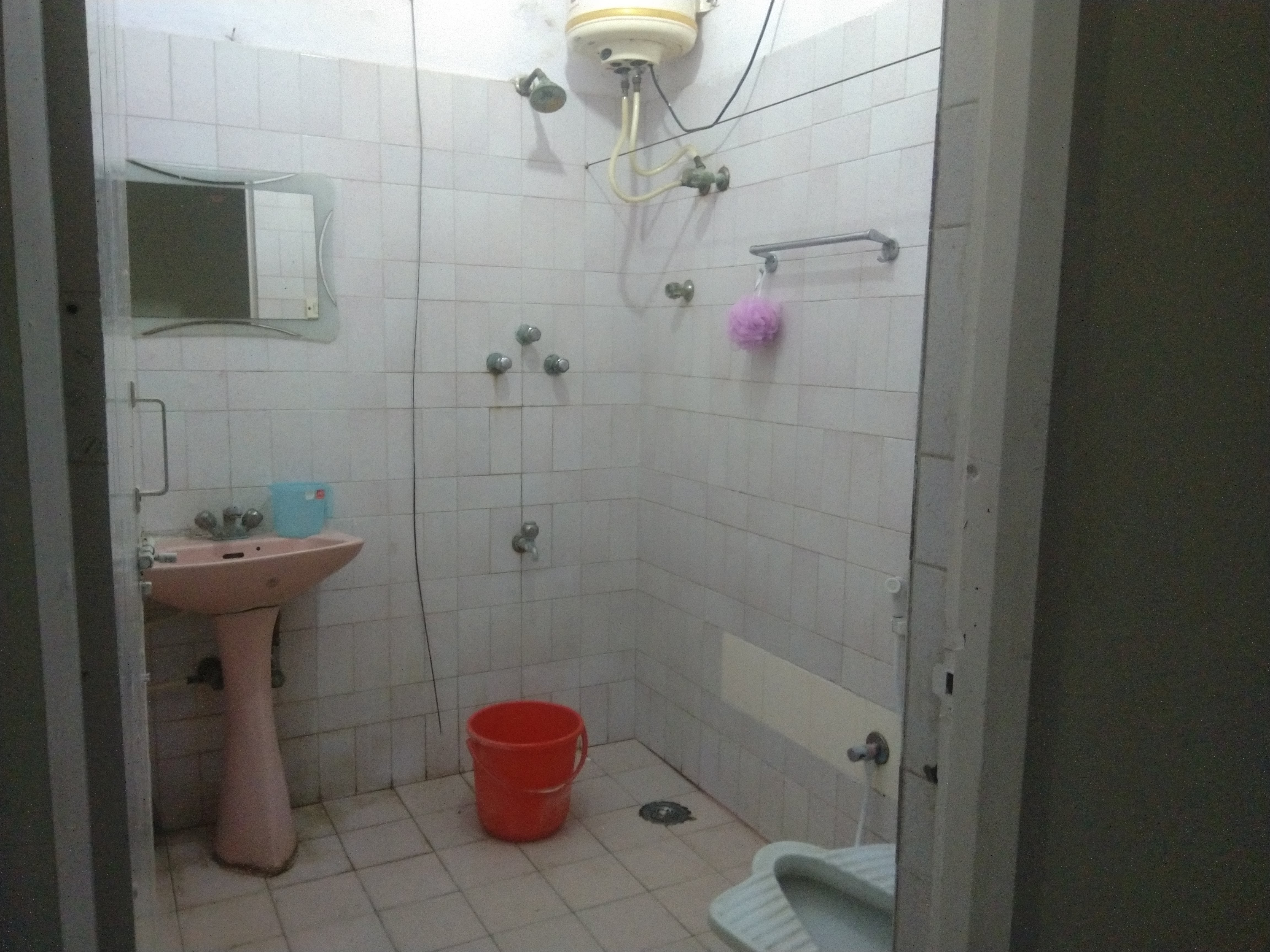 https://findmyroom-property-images-india.s3.ap-south-1.amazonaws.com/ojnpm-1702298959325-32040.jpg