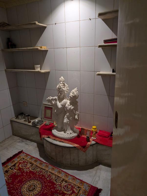 https://findmyroom-property-images-india.s3.ap-south-1.amazonaws.com/onhvf-1757850662308-14657.jpg