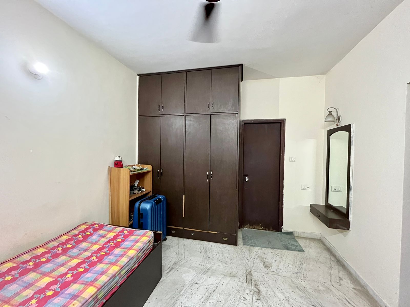 https://findmyroom-property-images-india.s3.ap-south-1.amazonaws.com/onnpk-1687921772011-75131.jpeg