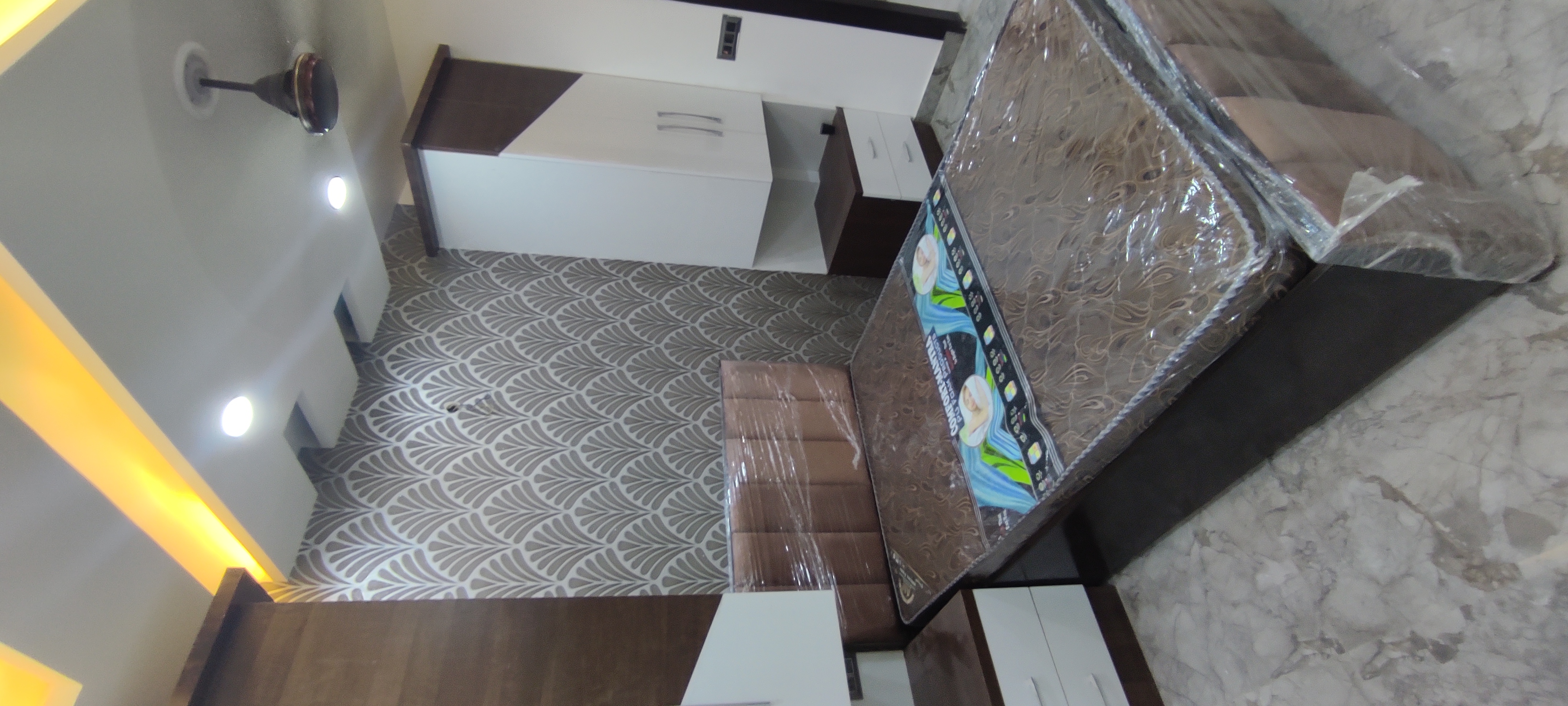 https://findmyroom-property-images-india.s3.ap-south-1.amazonaws.com/onugx-1674813014843-67112.jpg