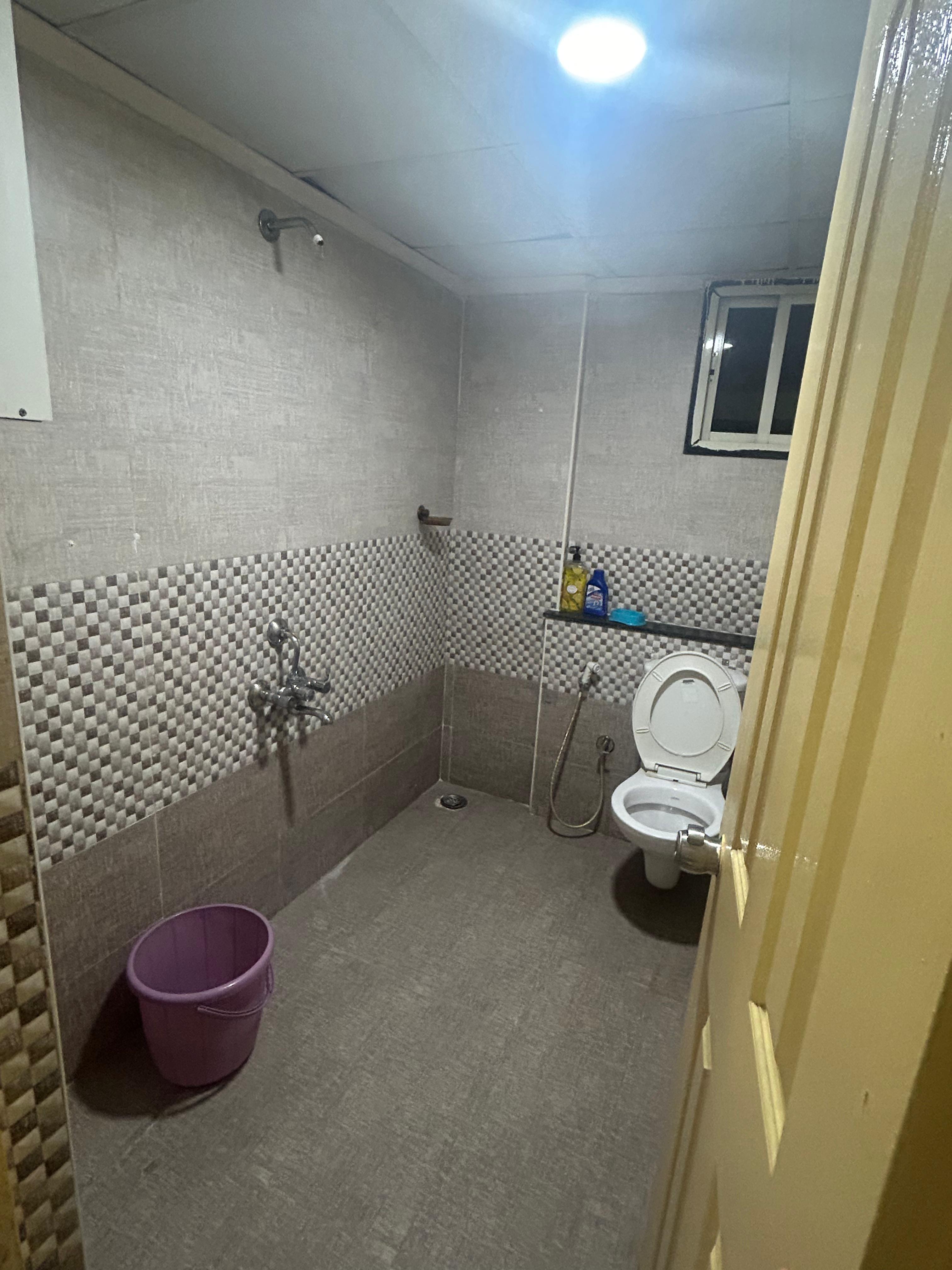 https://findmyroom-property-images-india.s3.ap-south-1.amazonaws.com/oouot-1723065977310-43310.jpeg