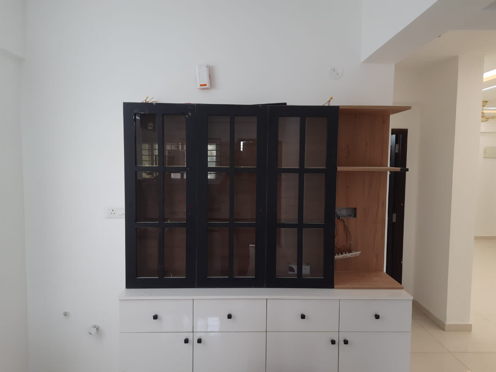 https://findmyroom-property-images-india.s3.ap-south-1.amazonaws.com/otibe-1702560843186-68652.jpg