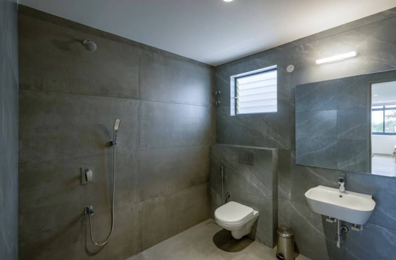 https://findmyroom-property-images-india.s3.ap-south-1.amazonaws.com/ouqud-1759677512854-51633.jpeg