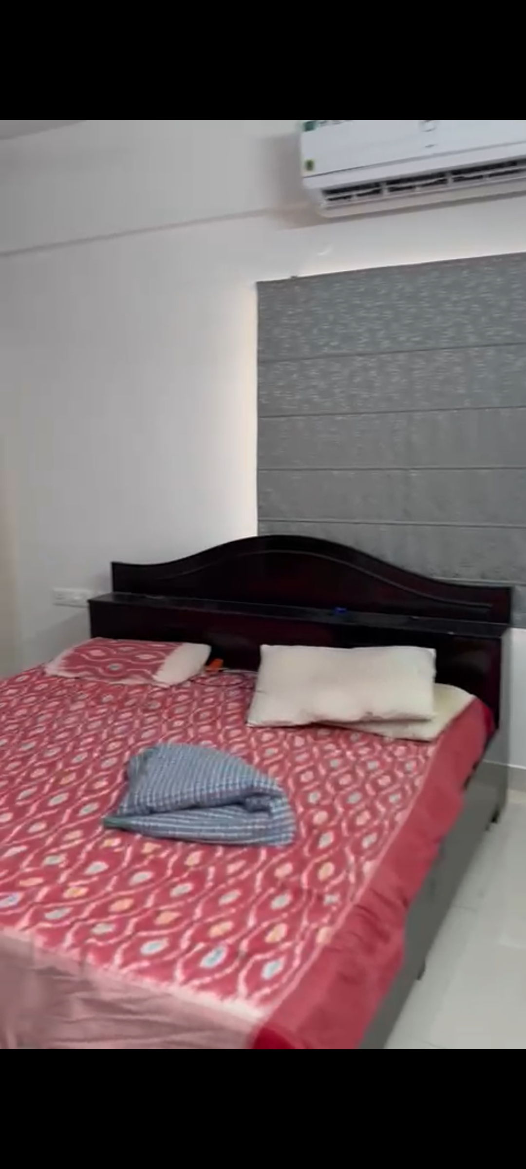 https://findmyroom-property-images-india.s3.ap-south-1.amazonaws.com/ovnnu-1701400387396-54688.jpg