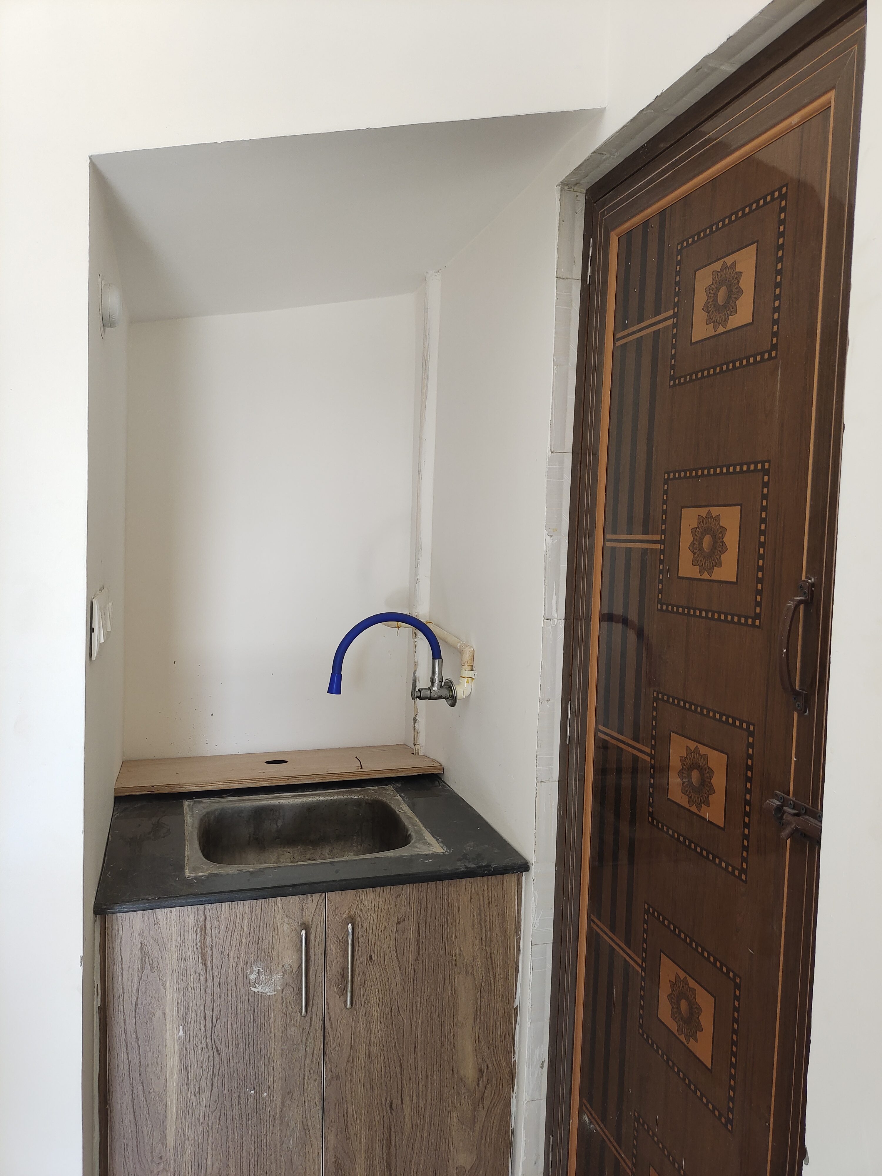 https://findmyroom-property-images-india.s3.ap-south-1.amazonaws.com/owlkg-1701066118780-13867.jpg