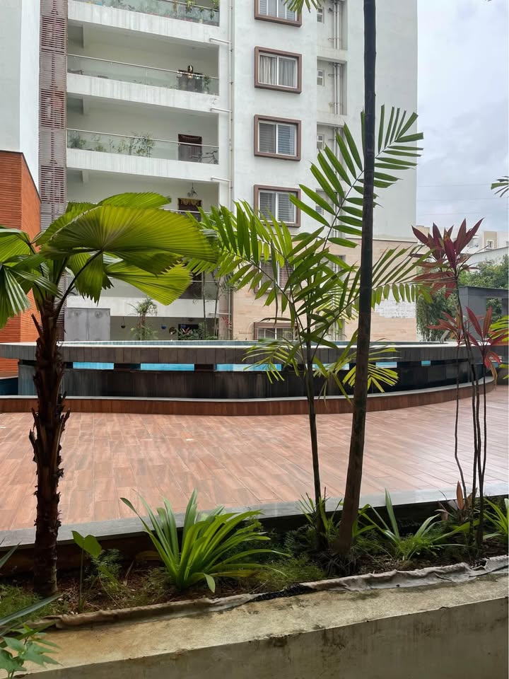 https://findmyroom-property-images-india.s3.ap-south-1.amazonaws.com/oykgc-1740682617438-38626.jpg
