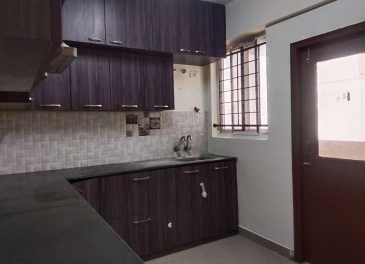 https://findmyroom-property-images-india.s3.ap-south-1.amazonaws.com/oyrfj-1764151941992-34238