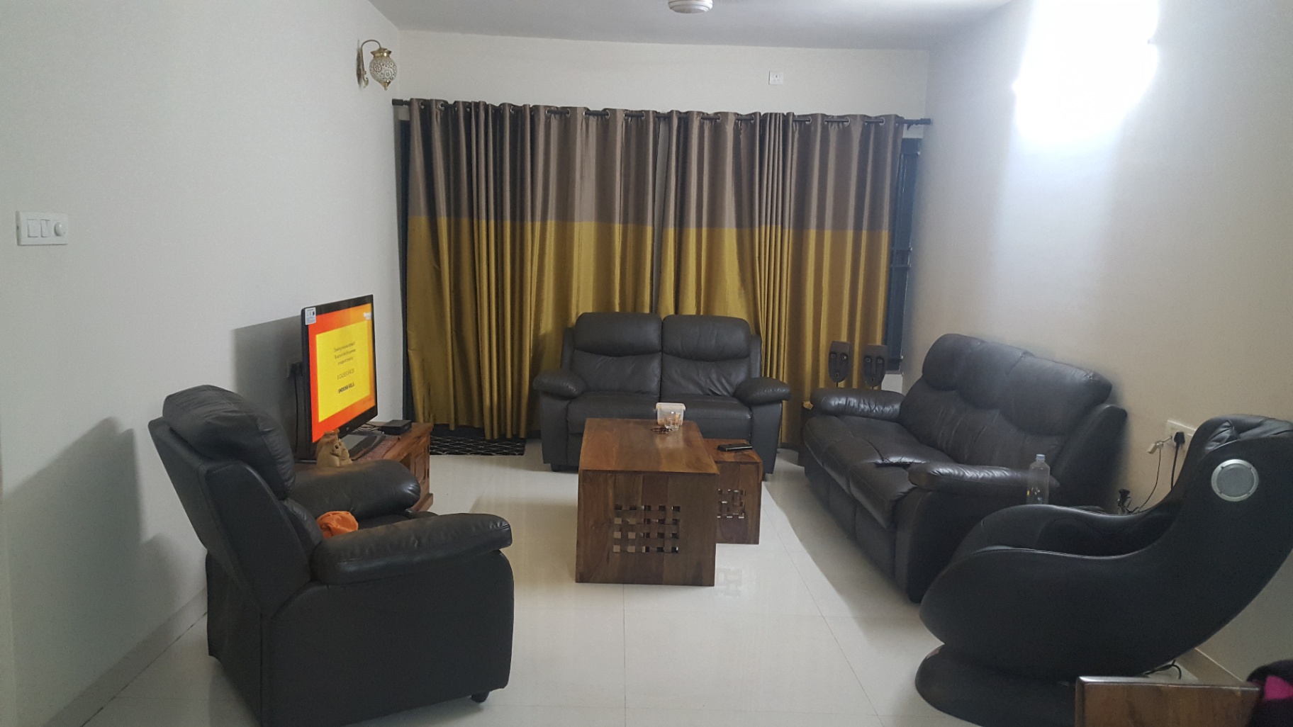 https://findmyroom-property-images-india.s3.ap-south-1.amazonaws.com/peunm-1759831926580-15645