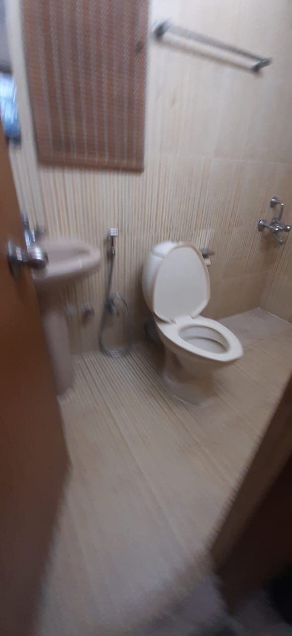 https://findmyroom-property-images-india.s3.ap-south-1.amazonaws.com/pfdwq-1741417700467-46830.jpg
