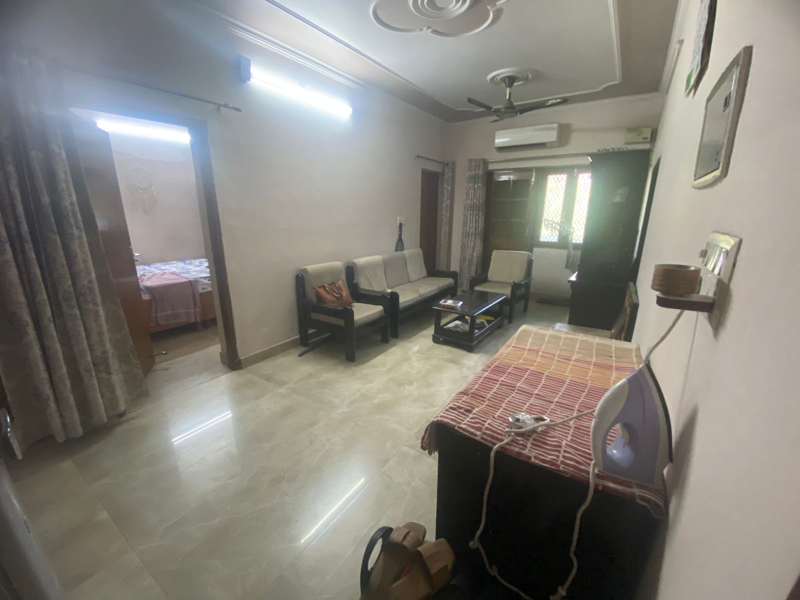 https://findmyroom-property-images-india.s3.ap-south-1.amazonaws.com/phzyd-1732384455804-76633.jpeg