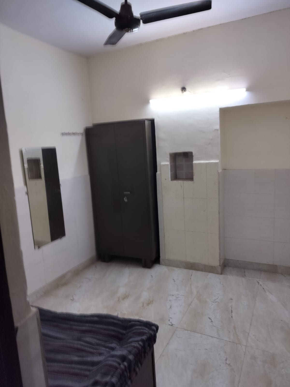 https://findmyroom-property-images-india.s3.ap-south-1.amazonaws.com/piyks-1736940397330-42784.jpg