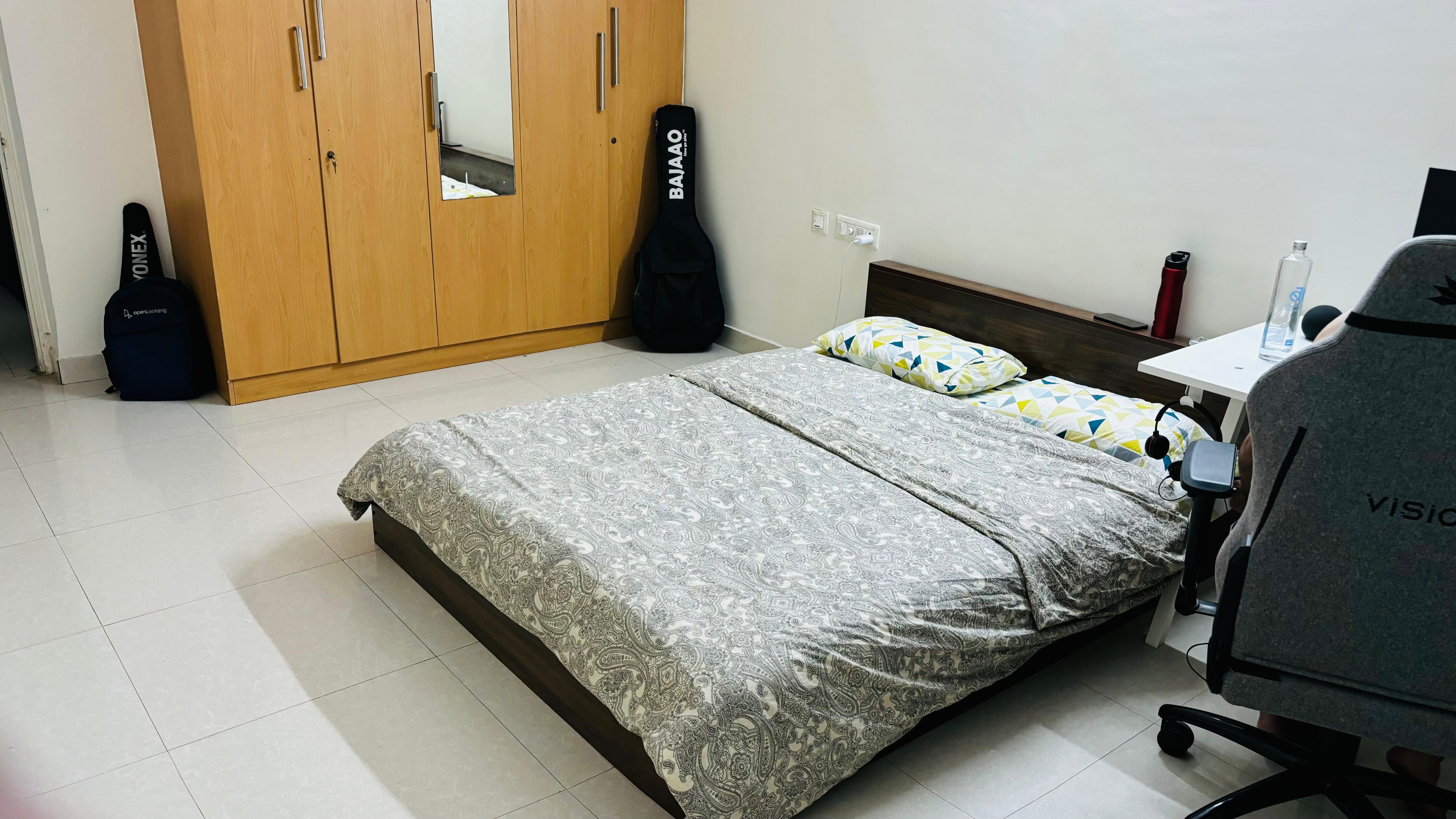 https://findmyroom-property-images-india.s3.ap-south-1.amazonaws.com/pkmeu-1723968279881-48621.jpeg