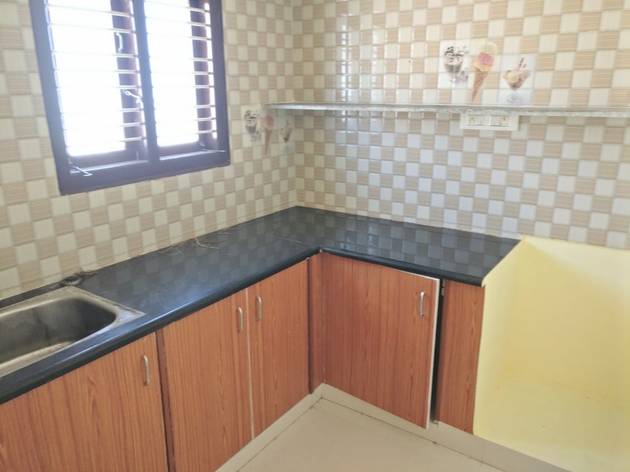https://findmyroom-property-images-india.s3.ap-south-1.amazonaws.com/plosj-1703513126030-00257.jpg