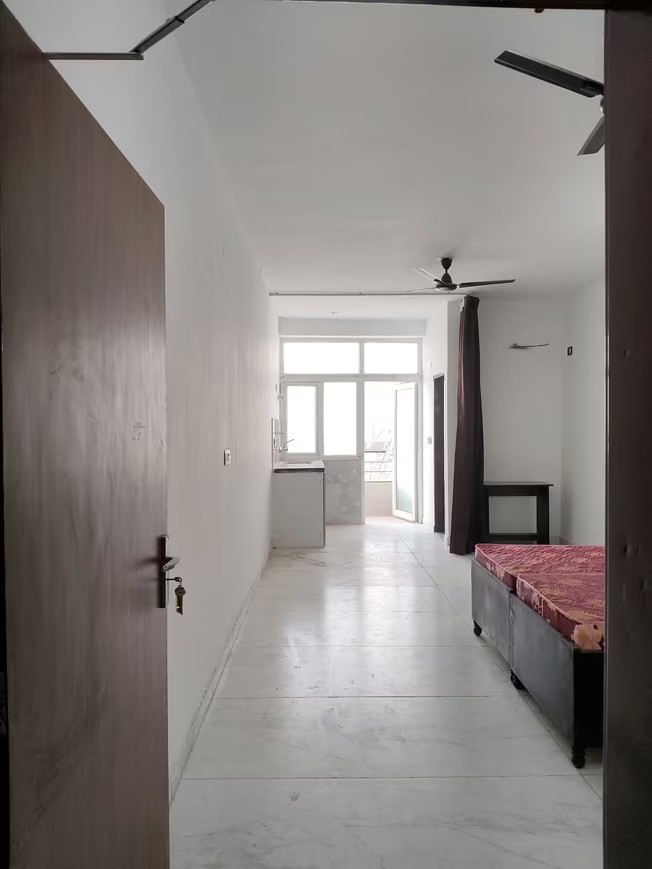 https://findmyroom-property-images-india.s3.ap-south-1.amazonaws.com/pmeuk-1773339560517-61817