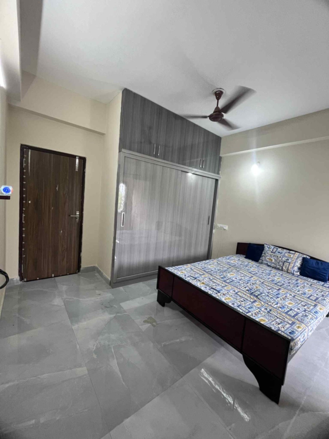 https://findmyroom-property-images-india.s3.ap-south-1.amazonaws.com/pmgpv-1772880999435-00078