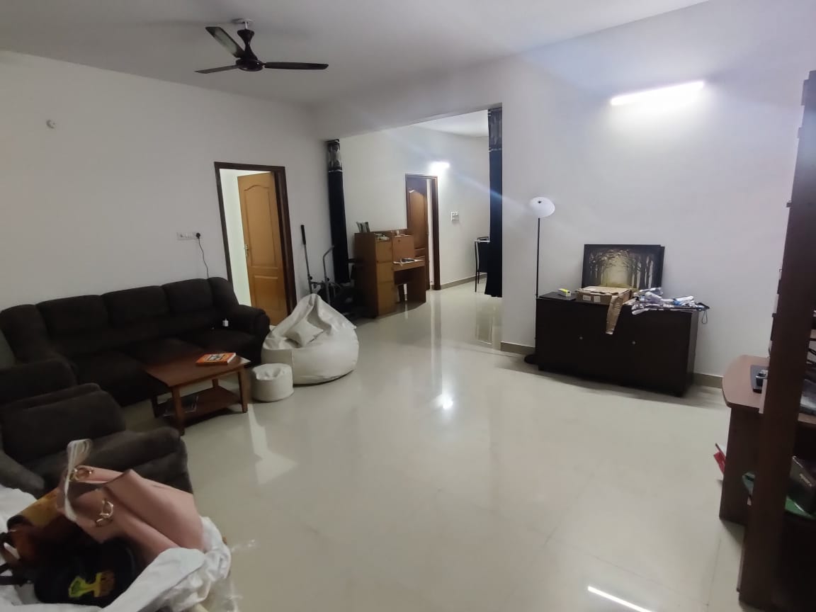 https://findmyroom-property-images-india.s3.ap-south-1.amazonaws.com/pmlii-1712245479376-20581.jpg