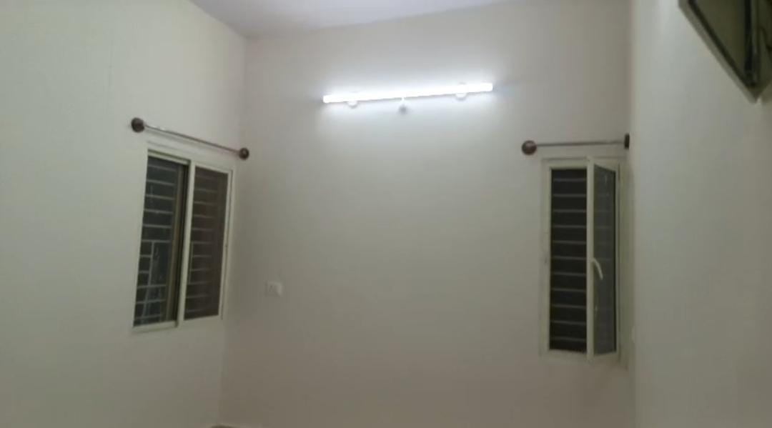https://findmyroom-property-images-india.s3.ap-south-1.amazonaws.com/pnpbj-1765995136097-37101